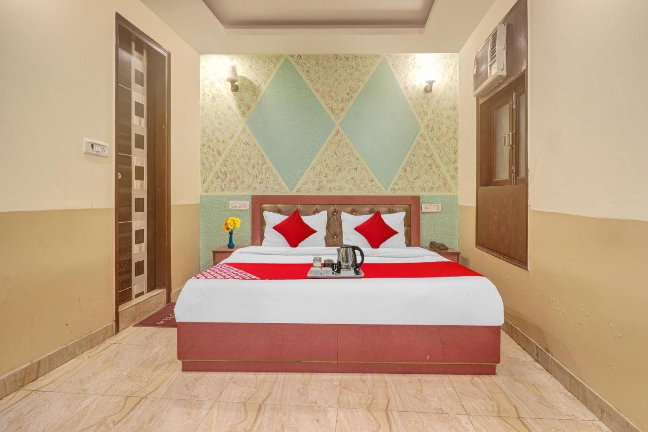 Hotel O Prince Home Stay Near Ambience Mall Nové Dillí Exteriér fotografie