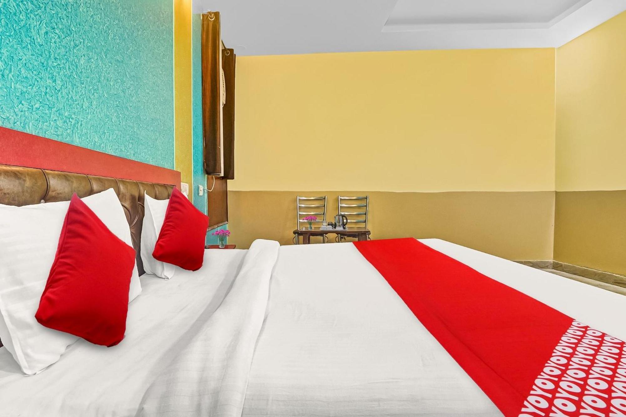Hotel O Prince Home Stay Near Ambience Mall Nové Dillí Exteriér fotografie