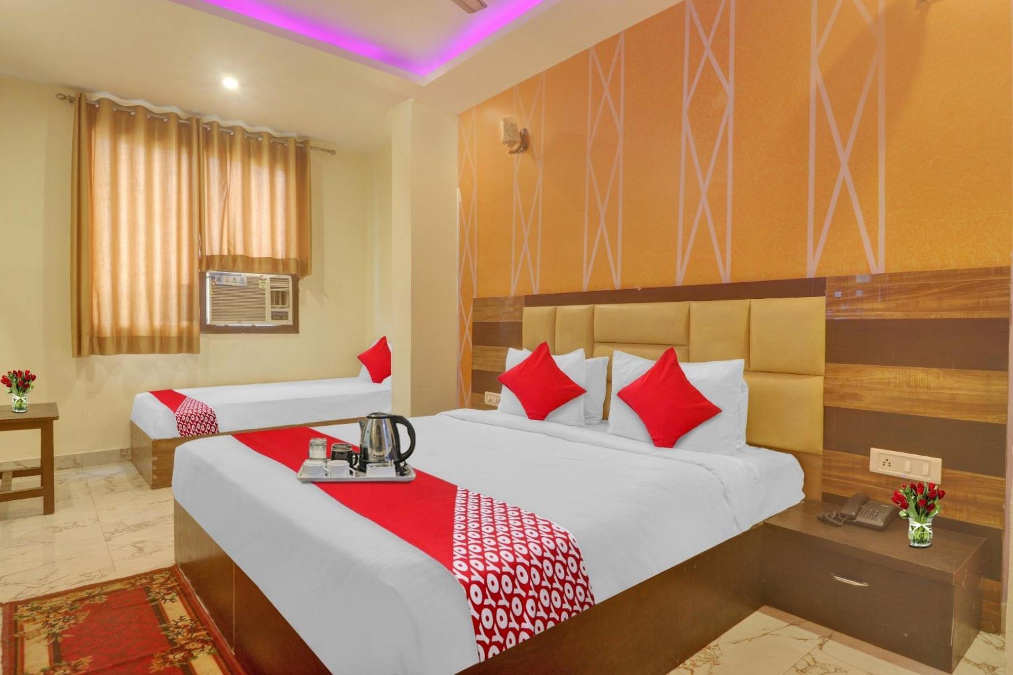 Hotel O Prince Home Stay Near Ambience Mall Nové Dillí Exteriér fotografie
