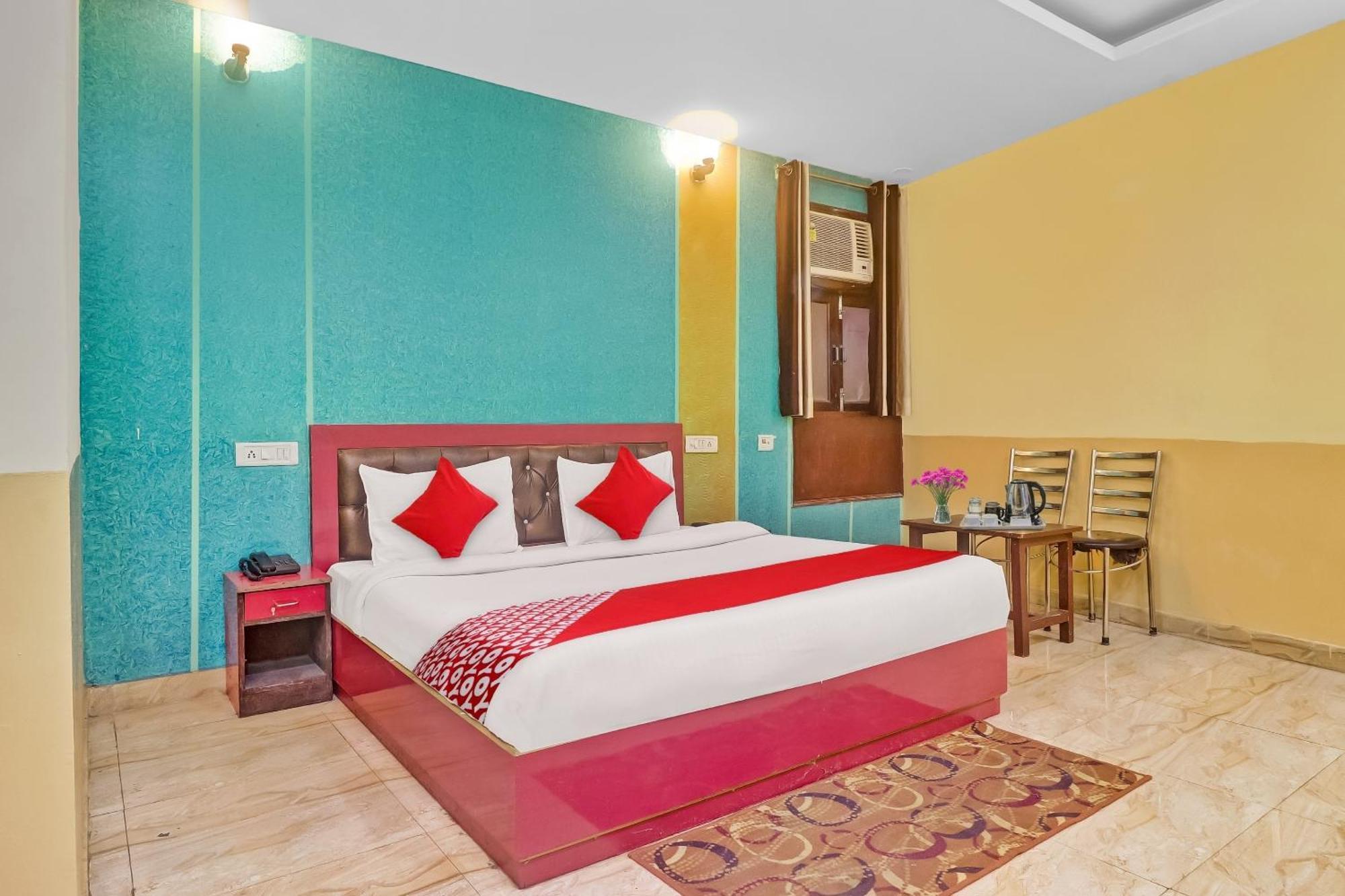 Hotel O Prince Home Stay Near Ambience Mall Nové Dillí Exteriér fotografie