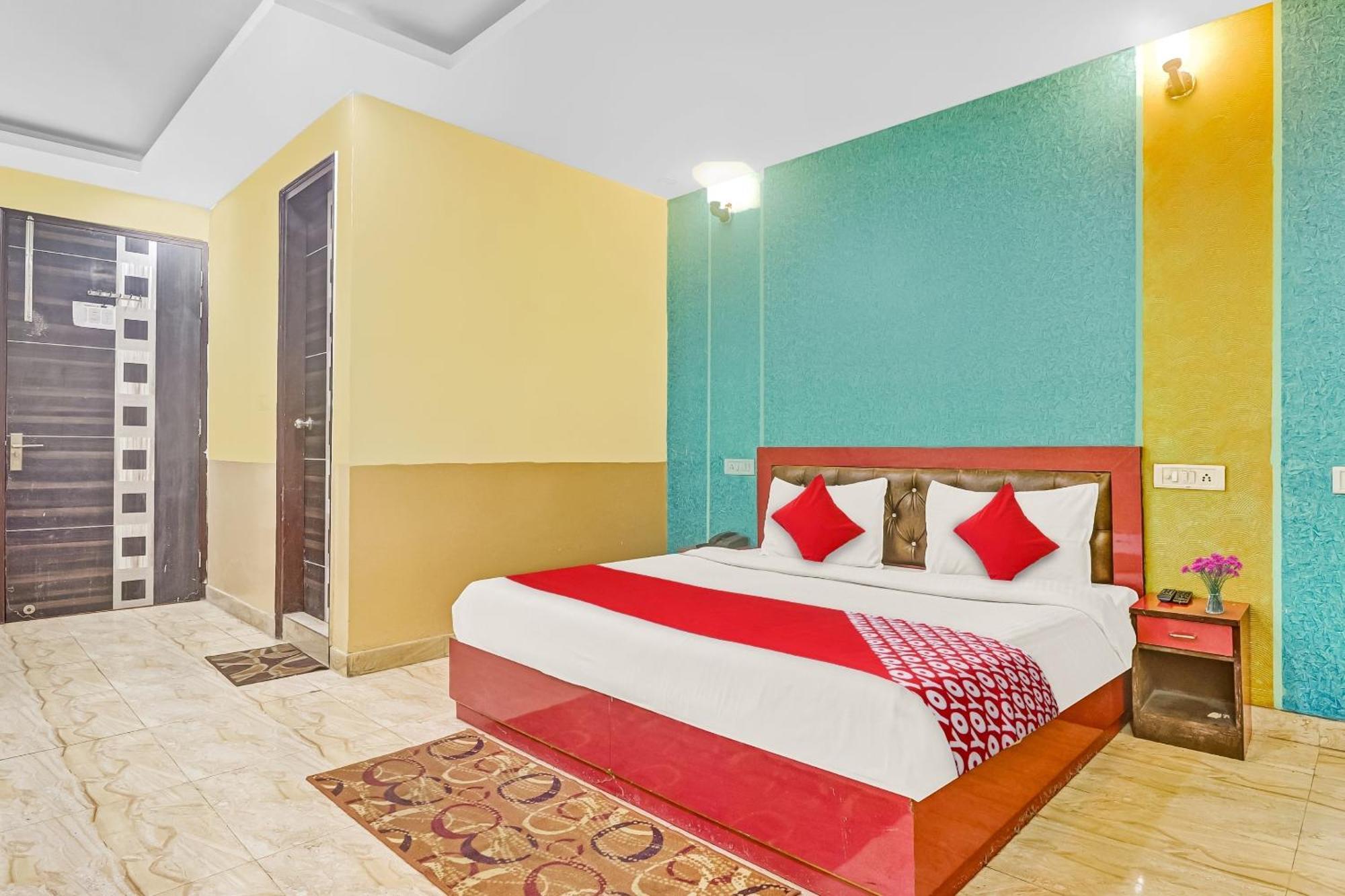 Hotel O Prince Home Stay Near Ambience Mall Nové Dillí Exteriér fotografie